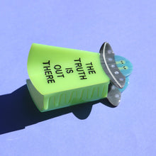 Load image into Gallery viewer, The Truth Is Out There Clip *PREORDER*