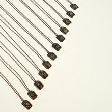 Load image into Gallery viewer, Birth Flower Necklace