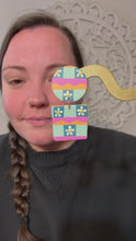 Load and play video in Gallery viewer, Rosa · Field of Daisies