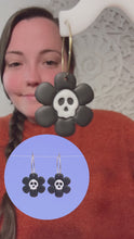 Load and play video in Gallery viewer, Skull Flower